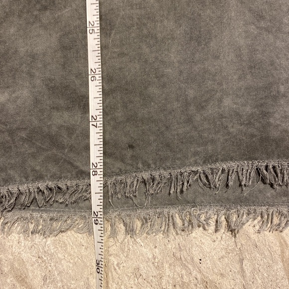 Umgee tunic style gray top frayed hem Long sleeve size Small - Picture 7 of 7